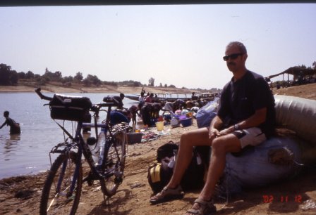 attente de la pirogue à Bakel pour le Mali